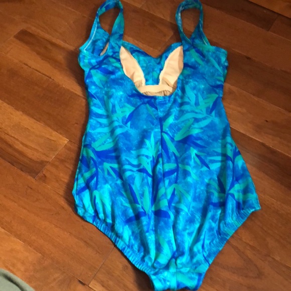 Maxine of Hollywood one piece swimsuit - Picture 4 of 8